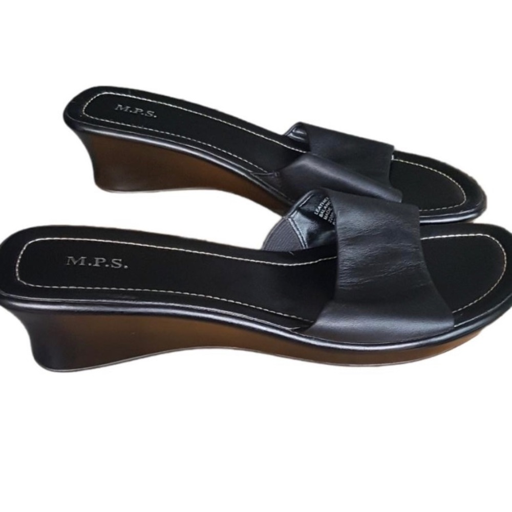 Leather Wedge Opened Toe Sandals